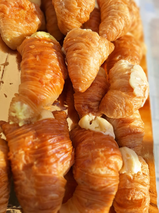 Süßes Gebäck mit Zitrone (Aragostine al Limone)